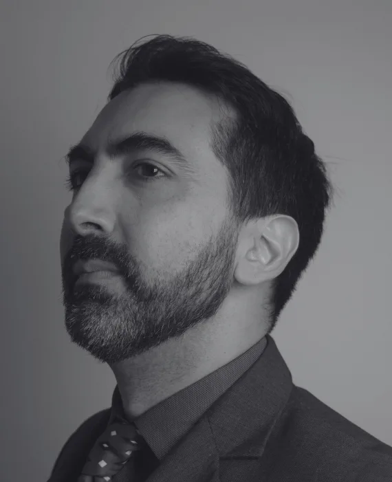 5 Dr. Emiliano Alvarez - Experto en rinoplastia ultrasónica en Barcelona.